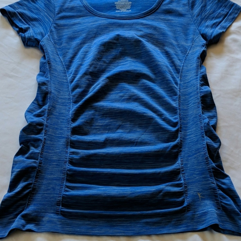 Danskin Athletic Run Swiftly Top NWOT!